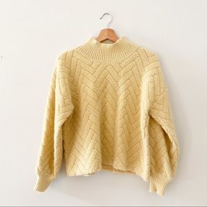 ST JOHN Sportswear Mock neck sweater cross pattern